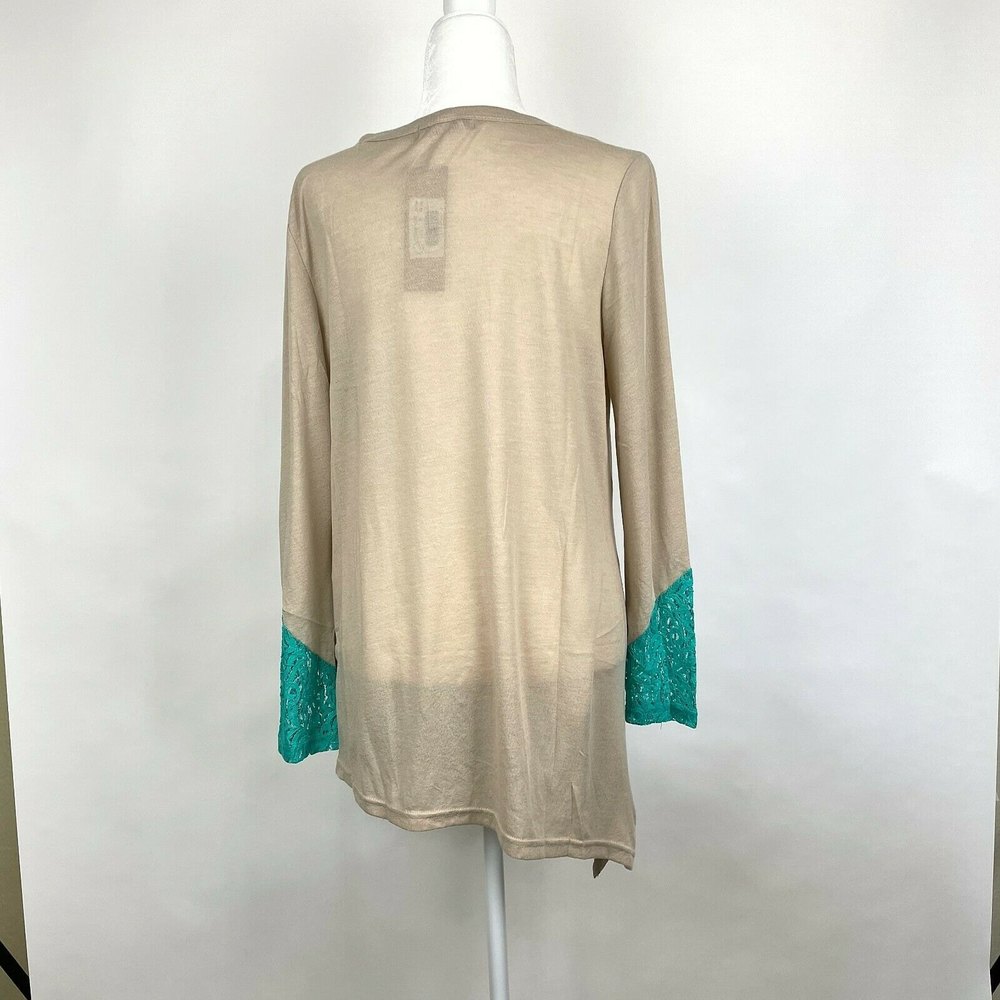 Grace & Emma Women's Sz M Beige Long Sleeve Asymmetrical Shirt w/ Turquoise Lace - Picture 5 of 10
